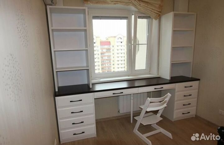 Рабочая зона у окна