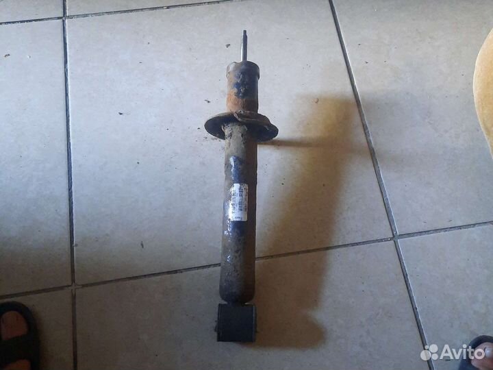 Задние стойки ваз 2114