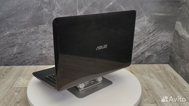 Asus X556UQ / full hd / 6Gb / SSD / GeForce 940mx