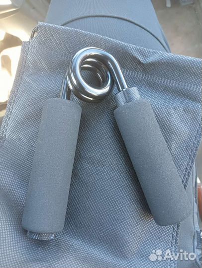 Эспандер кистевой пружинный