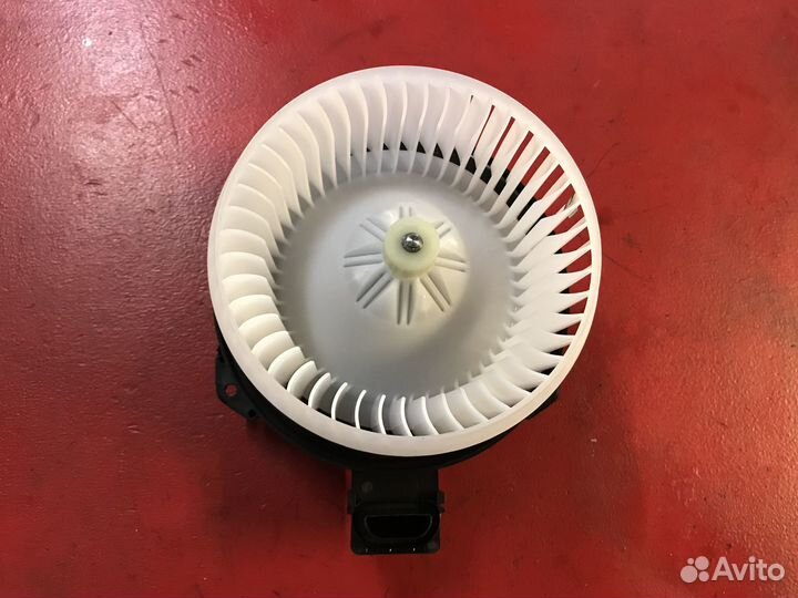 Моторчик печки Toyota Corolla E150
