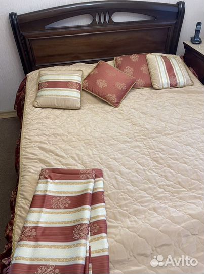 Покрывало и шторы