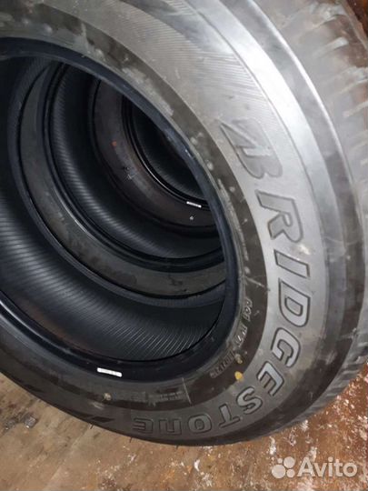 Bridgestone Dueler A/T 693 265/65 R17