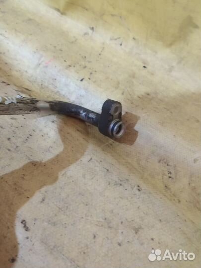 Шланг кондиционера Cadillac SRX 2003-2009 Кадилак