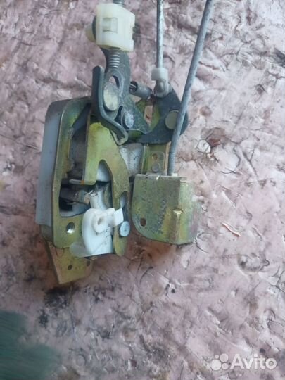 Замок двери передний правый Lifan Smily 320 2011