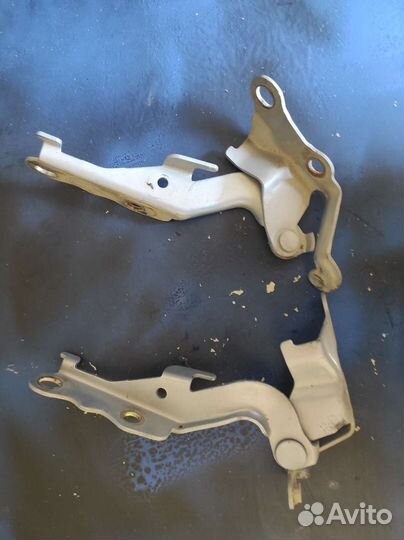 Петли капота toyota corolla 120