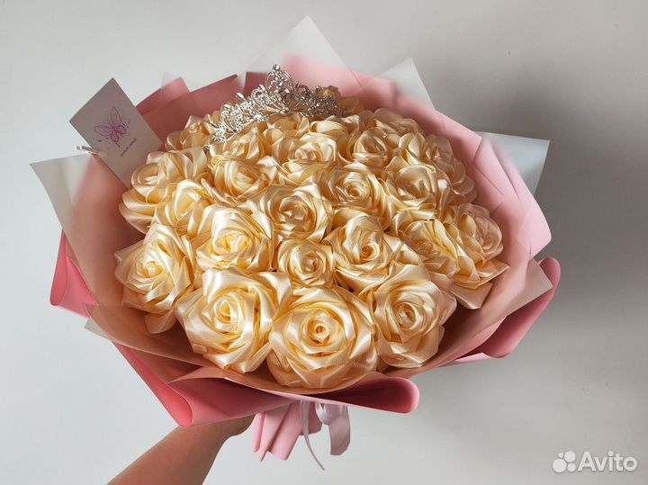 Букет из атласных роз