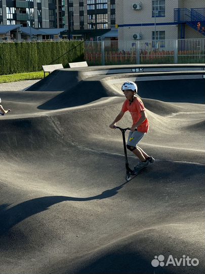 Тренер по трюковому самокату