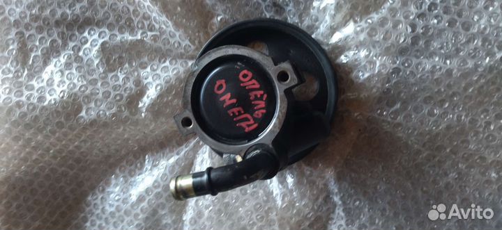 Насос гура Opel Omega B 90473168