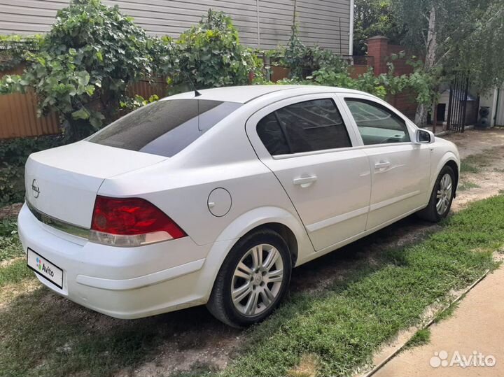 Opel Astra 1.6 МТ, 2008, 300 000 км