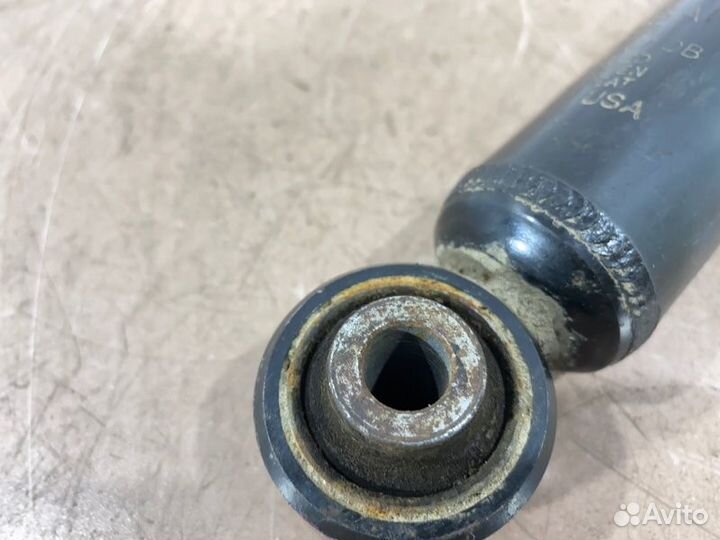 Амортизатор задний Infiniti Jx35 Qx60 L50 VQ35DE