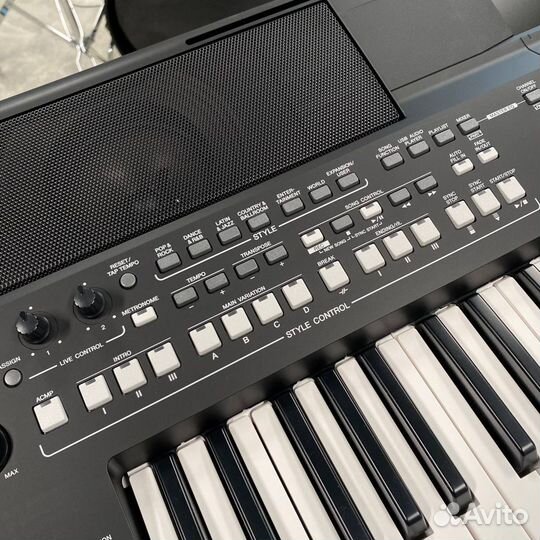 Синтезатор Yamaha PSR-SX600