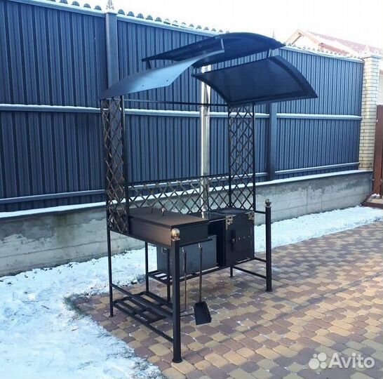 Мангал с крышей