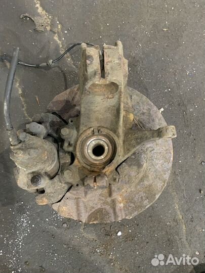 Кулак передний правый ford kuga 1