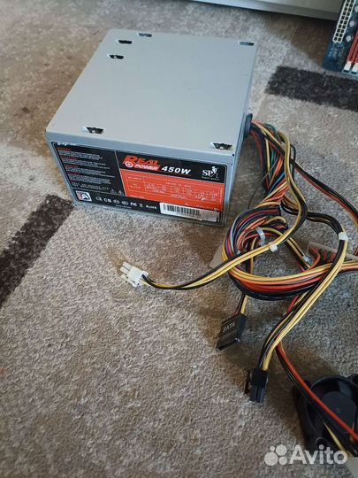 Ящик разных комплектующих