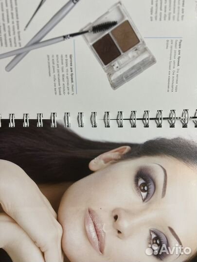 Книга про макияж