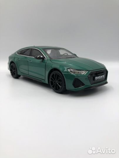 Модель автомобиля Audi RS7 металл