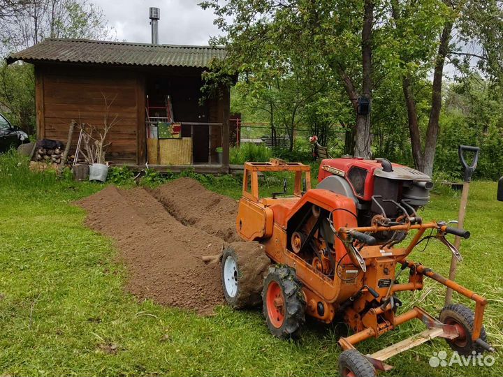 Копка траншей, траншеекопатель, бара