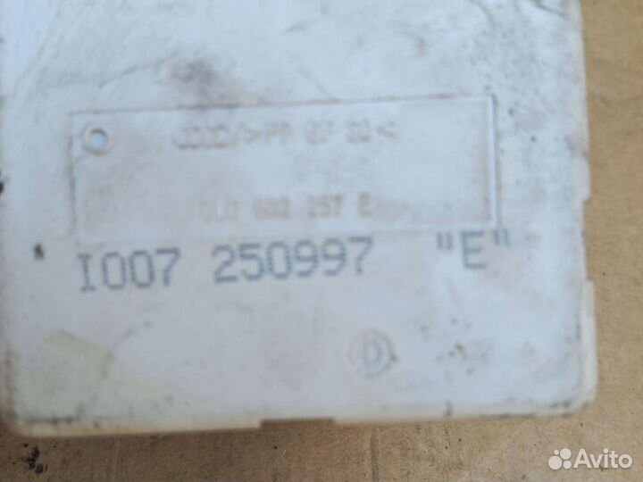 Audi A4 B5 компрессор 8L0862257E центральн замка