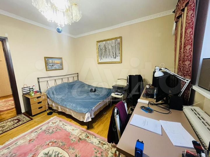 3-к. квартира, 122 м², 1/6 эт.