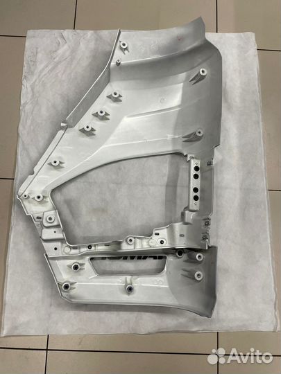 Правый бампер в сборе