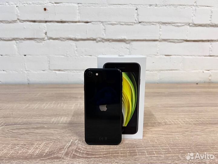 iPhone SE, 64 ГБ