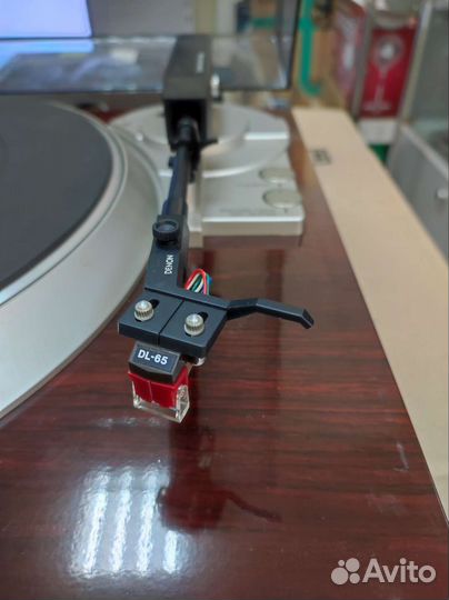 Проиграватель винила Denon DP-37F
