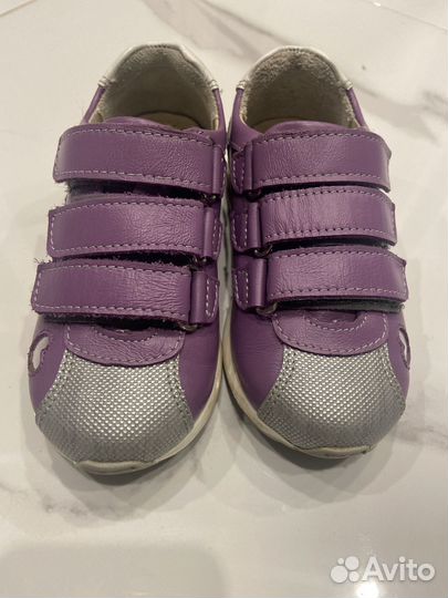 Кроссовки для девочки