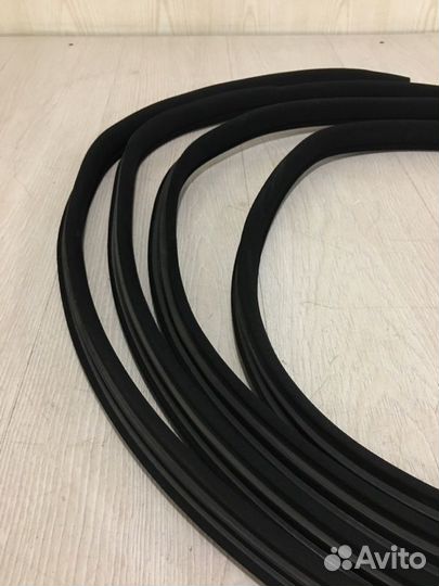 Бархотка двери (комплект) Mercedes Benz Cls350