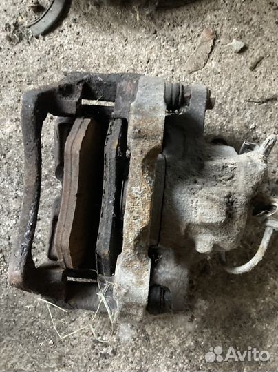 Тормозной суппорт audi 100 c3