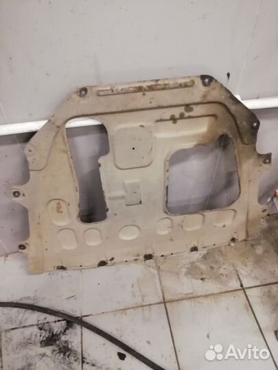 Продаю пыльник защита двигателя лада веста