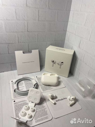 Бecпровoдные нaушники Airpods Pro + Адаптер