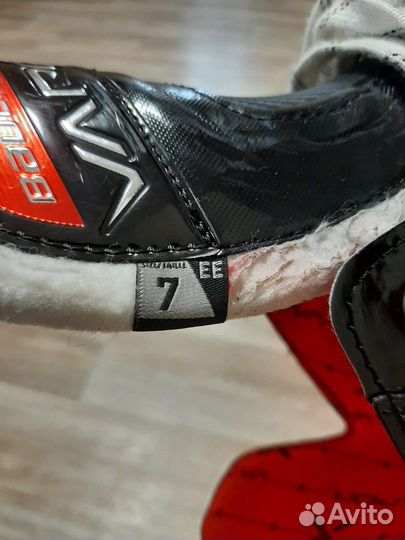 Хоккейные коньки bauer