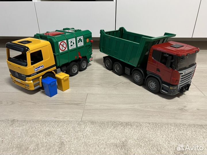 Мусоровоз Bruder