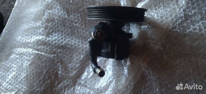 Насос гура Opel Omega B 90473168