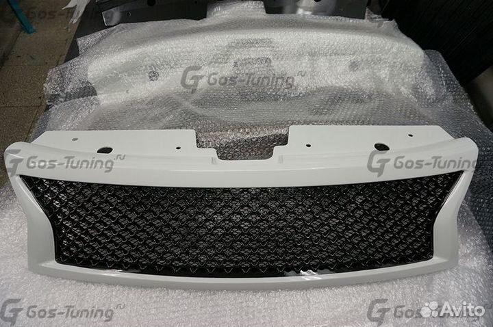 Решетка радиатора Bentley Style на Renault Duster