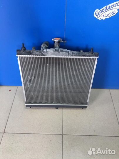 Радиатор охлаждение Nissan Note, Tiida