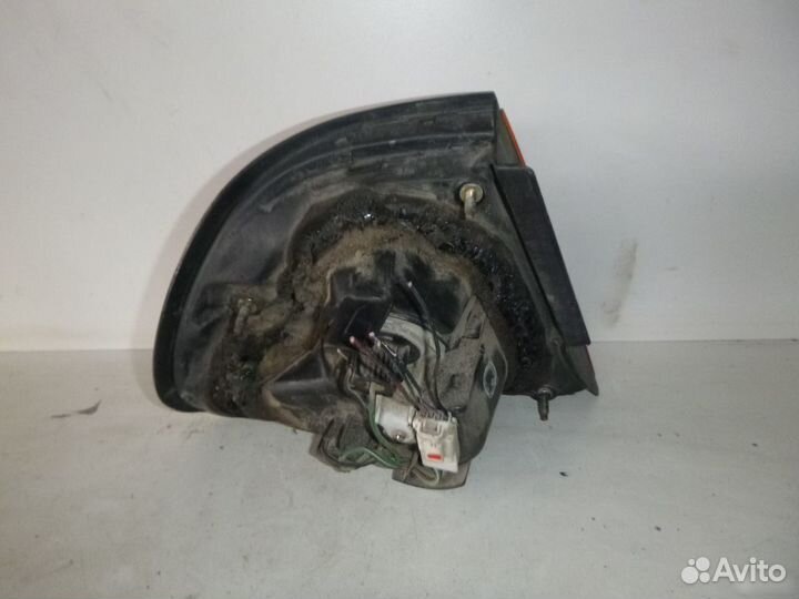 Фонарь задний наружный правый Nissan Almera N15