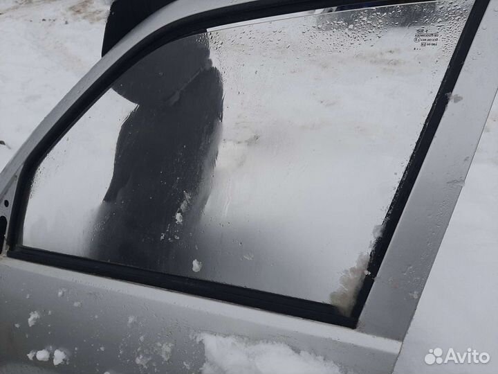 Стекло двери шевроле-нива