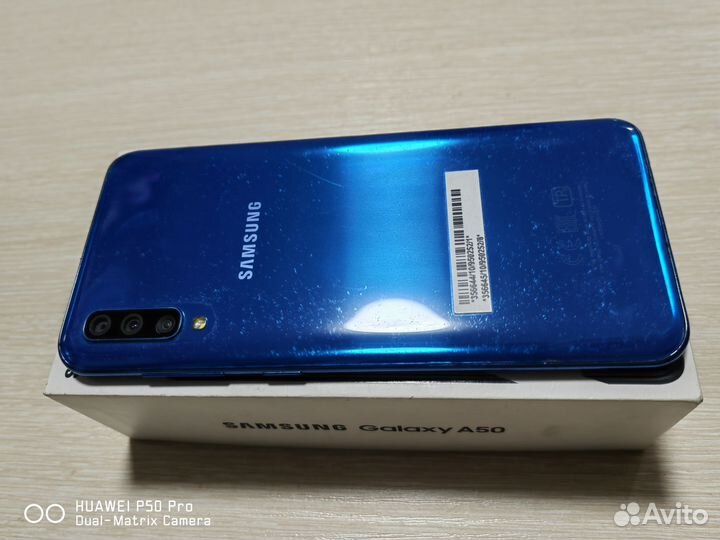 Samsung Galaxy A50, 4/64 ГБ