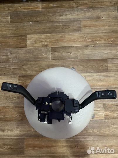 Подрулевой переключатель