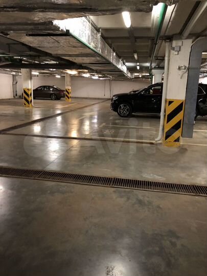 Машиноместо, 18 м²