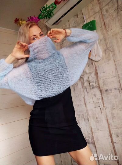 Укороченный свитер паутинка