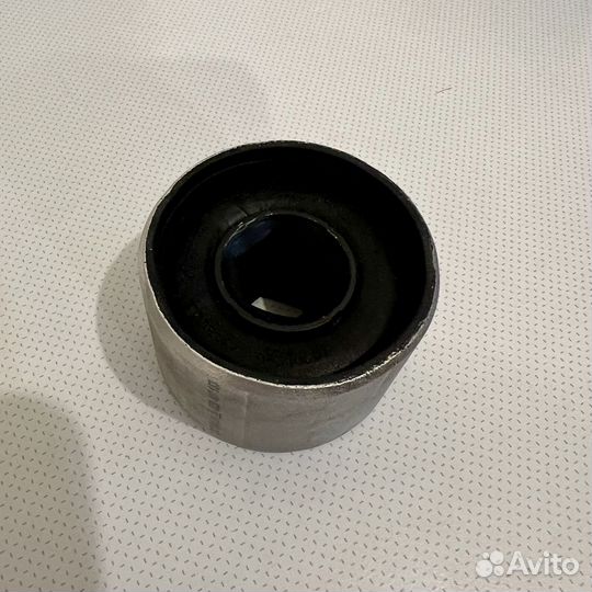 Сайлентблоки передних рычагов Lemforder