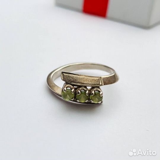 Серебряные кольца с камнями