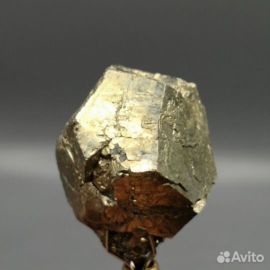 Кристалл пирита