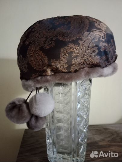 Берет женский зимний мутон