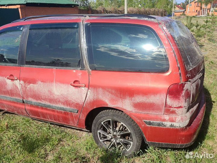 SEAT Alhambra 2.0 МТ, 2000, битый, 150 000 км