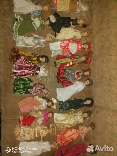 Коллекция фарфоровых кукол