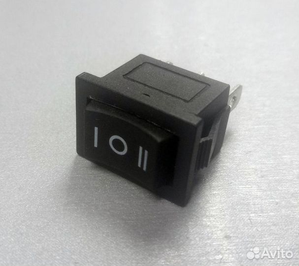 Кнопка 3конт 6A универ. малая I-0-II